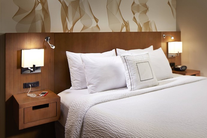 Imagen de la habitación del Hotel Courtyard by Marriott Sunnyvale Mountain View. Foto 8