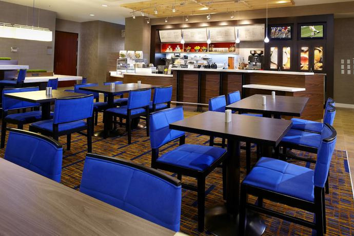 Imagen del bar/restaurante del Hotel Courtyard by Marriott Tampa Oldsmar. Foto 2