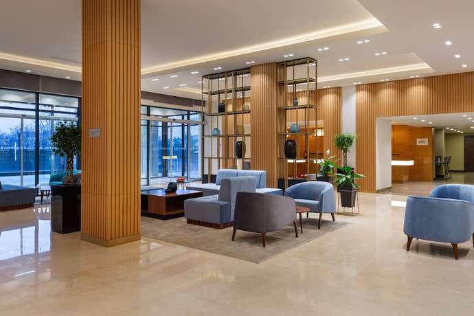 Imagen de los interiores del Hotel Courtyard by Marriott Tashkent. Foto 16