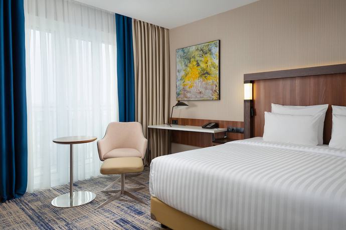 Imagen de la habitación del Hotel Courtyard by Marriott Tashkent. Foto 5