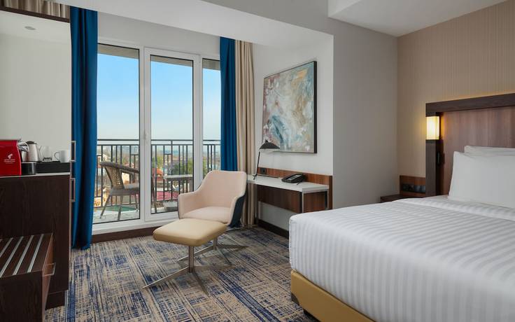 Imagen de la habitación del Hotel Courtyard by Marriott Tashkent. Foto 6