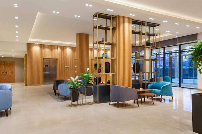 Imagen de los interiores del Hotel Courtyard by Marriott Tashkent. Foto 19
