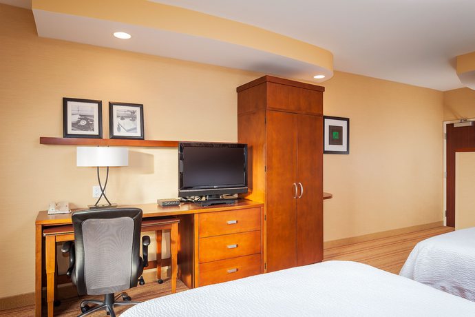 Imagen de la habitación del Hotel Courtyard by Marriott Ventura Simi Valley. Foto 2