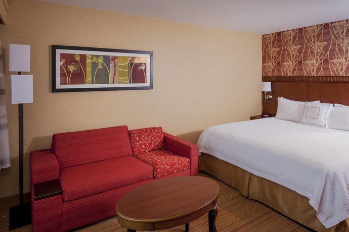 Imagen de la habitación del Hotel Courtyard by Marriott Ventura Simi Valley. Foto 10