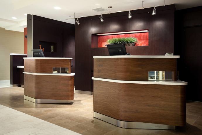 Imagen de los interiores del Hotel Courtyard by Marriott Ventura Simi Valley. Foto 12
