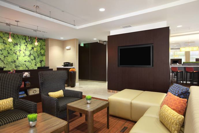Imagen de los interiores del Hotel Courtyard by Marriott Ventura Simi Valley. Foto 14