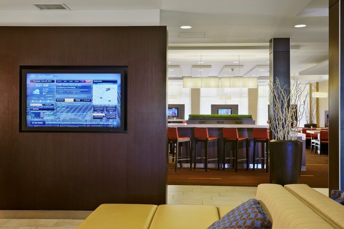 Imagen de los interiores del Hotel Courtyard by Marriott Ventura Simi Valley. Foto 15