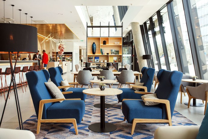 Imagen del bar/restaurante del Hotel Courtyard by Marriott Vilnius City Center. Foto 2