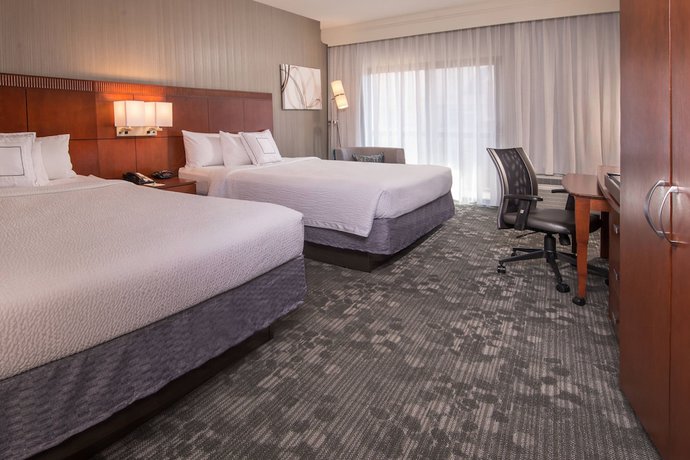 Imagen de la habitación del Hotel Courtyard by Marriott Washington Dulles Airport Chantilly. Foto 4