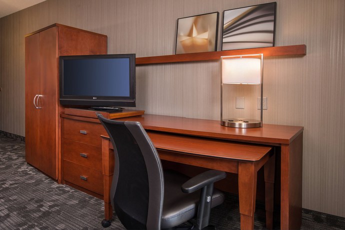 Imagen de la habitación del Hotel Courtyard by Marriott Washington Dulles Airport Chantilly. Foto 5