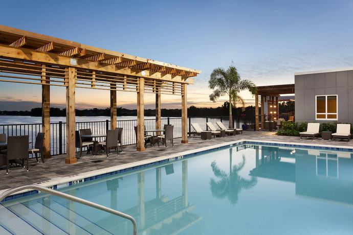 Imagen de la piscina del Hotel Courtyard by Marriott Winter Haven. Foto 18