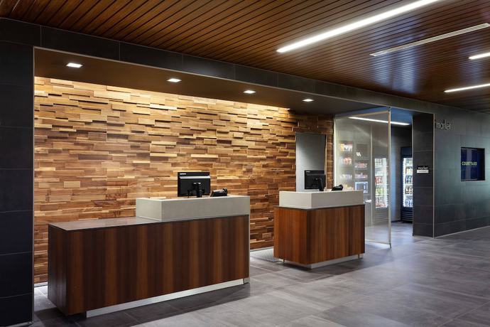 Imagen de los interiores del Hotel Courtyard by Marriott Winter Haven. Foto 15