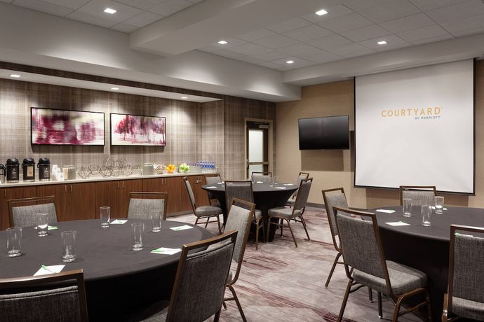 Imagen de los interiores del Hotel Courtyard by Marriott Winter Haven. Foto 16