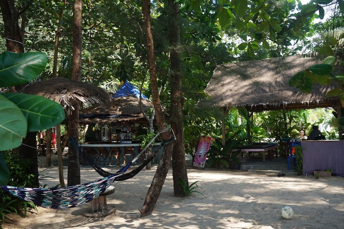 Imagen de los interiores del Hotel Cousin Resort Koh Kho Khao Beach. Foto 17