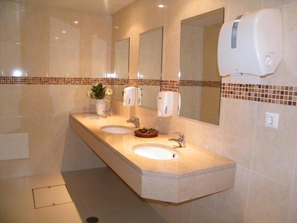 Imagen de la habitación del Hotel Cova Da Iria. Foto 8