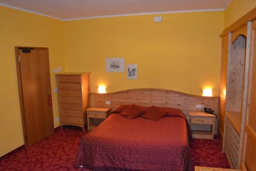 Imagen de la habitación del Hotel Cova, Pellizzano. Foto 4