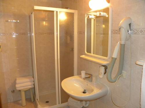 Imagen de la habitación del Hotel Cova, Pellizzano. Foto 6