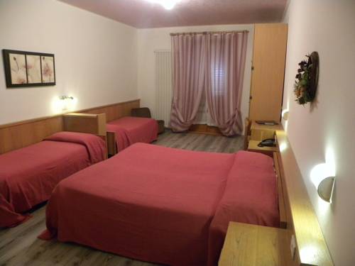 Imagen de la habitación del Hotel Cova, Pellizzano. Foto 8