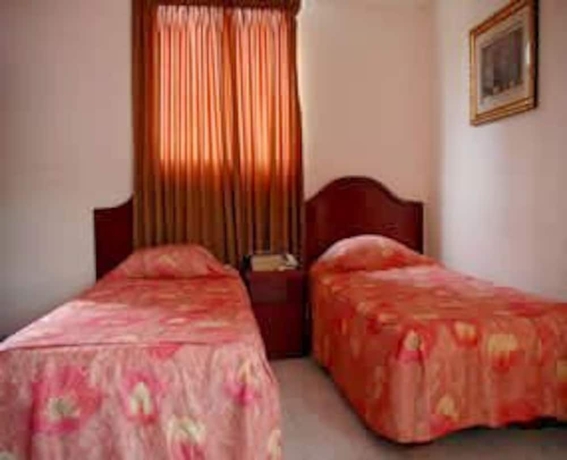 Imagen de la habitación del Hotel Covadonga, Ciudad de Panam&aacute;. Foto 6