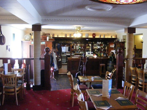 Imagen de los interiores del Hotel Cove Bay. Foto 19