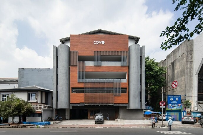 Imagen general del Hotel Cove Bona Sort Pasar Baru. Foto 14