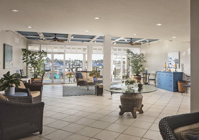 Imagen de los interiores del Hotel Cove Inn On Naples Bay. Foto 20