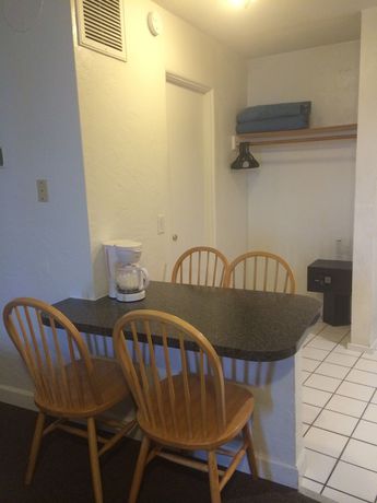 Imagen de la habitación del Hotel Cove Motel Oceanfront. Foto 17