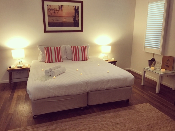 Imagen de la habitación del Hotel Cove Studios. Foto 3