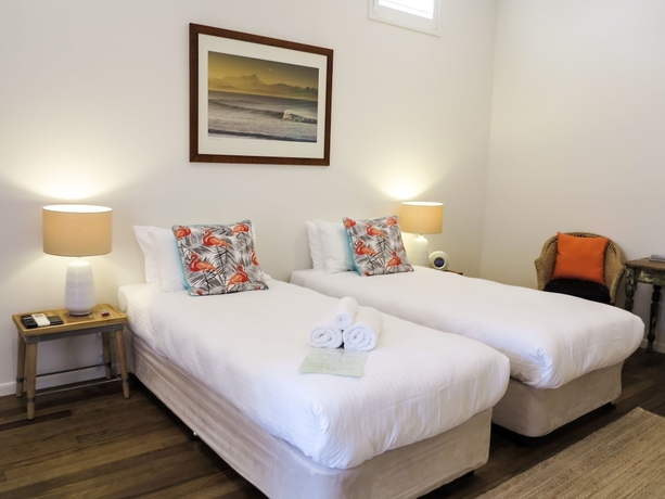 Imagen de la habitación del Hotel Cove Studios. Foto 10