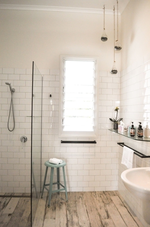 Imagen de la habitación del Hotel Cove Studios. Foto 15