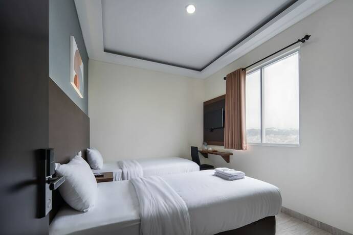 Imagen general del Hotel Cove West Inn. Foto 3