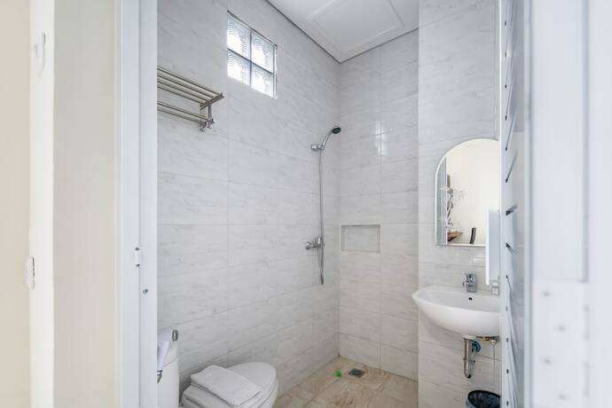 Imagen general del Hotel Cove West Inn. Foto 4