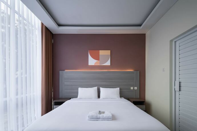 Imagen general del Hotel Cove West Inn. Foto 7