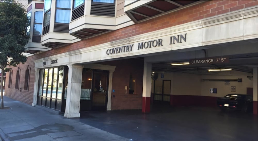 Imagen de los interiores del Hotel Coventry Motor Inn. Foto 16