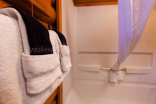 Imagen de la habitación del Hotel Cowboy Village Resort. Foto 3