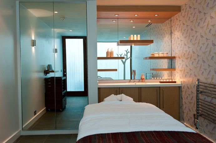 Imagen de la piscina del Hotel Cowley Manor Experimental. Foto 15