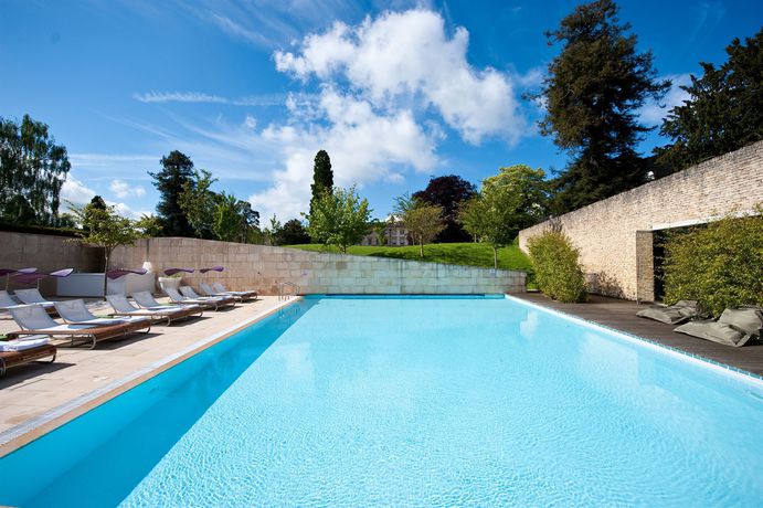 Imagen de los exteriores del Hotel Cowley Manor Experimental. Foto 8