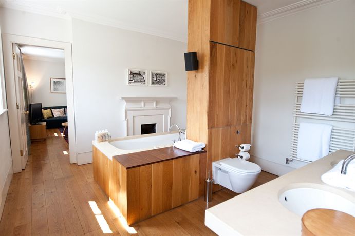 Imagen del bar/restaurante del Hotel Cowley Manor Experimental. Foto 2