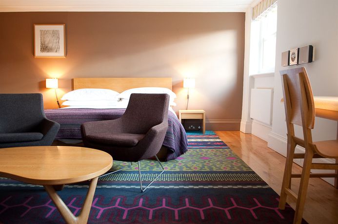 Imagen de los interiores del Hotel Cowley Manor Experimental. Foto 12