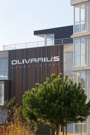 Imagen de los exteriores del Hotel Cowool Cergy. Foto 10