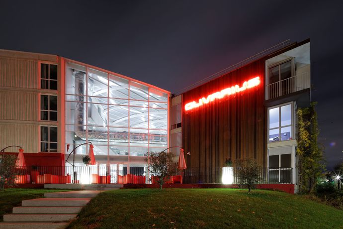 Imagen de los exteriores del Hotel Cowool Cergy. Foto 11