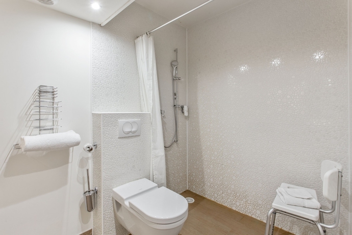 Imagen de la habitación del Hotel Cowool Grenoble. Foto 11