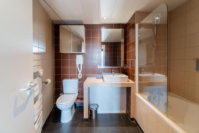 Imagen de la habitación del Hotel Cowool Lille Villeneuve D'Ascq. Foto 6