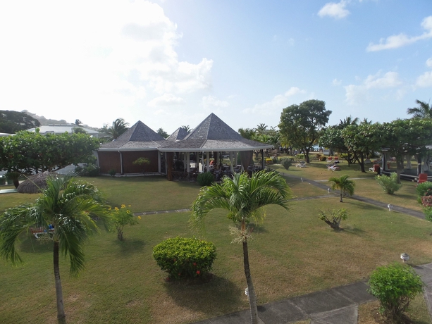 Imagen de los exteriores del Hotel Coyaba Beach Resort. Foto 12