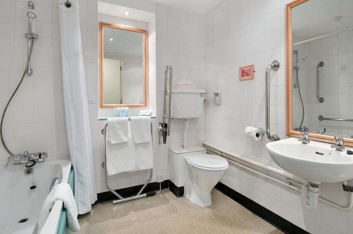 Imagen de la habitación del Hotel Coylumbridge. Foto 10