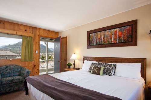 Imagen de la habitación del Hotel Coyote Mountain Lodge. Foto 13