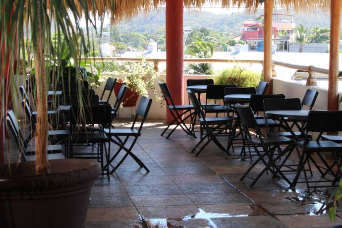 Imagen de los exteriores del Hotel Coyula Huatulco, Santa Mar&iacute;a Huatulco. Foto 12