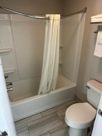 Imagen general del Hotel Cozy Garden Inn By OYO Hwy 40 Richmond. Foto 2