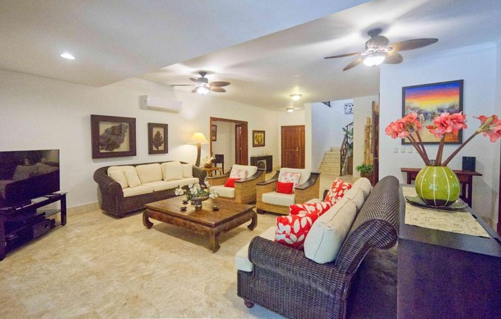 Imagen de la habitación del Hotel Cozy Private Villa in Amazing Beach Golf Resort. Foto 9