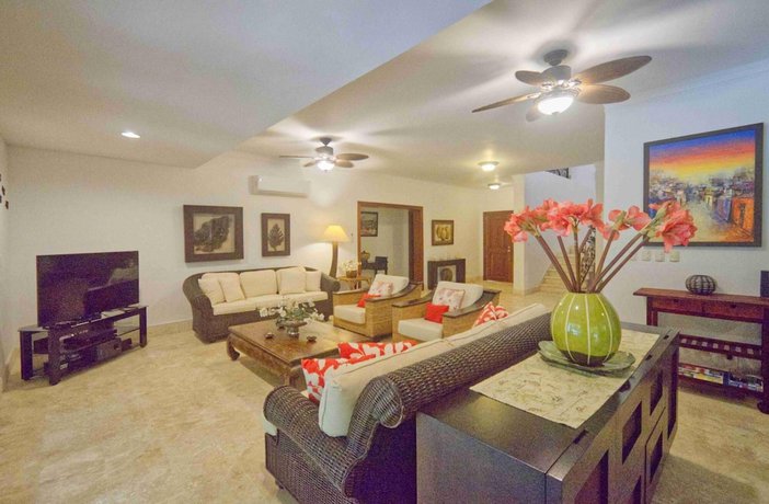 Imagen de la habitación del Hotel Cozy Private Villa in Amazing Beach Golf Resort. Foto 12